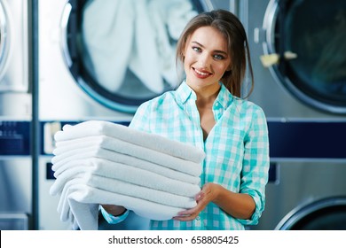 33,121 Girl holding towel Images, Stock Photos & Vectors | Shutterstock