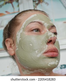 Woman At Home Spa Treatment Klei Mask Facemask Green Mask Beauty Welness Funny Mask