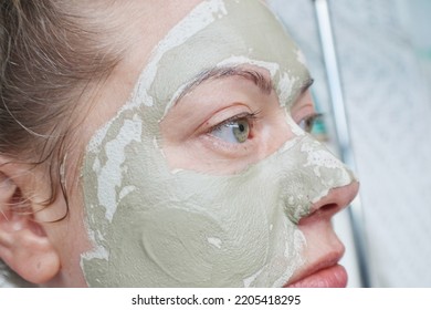 Woman At Home Spa Treatment Klei Mask Facemask Green Mask Beauty Welness Funny Mask Green Eyes Self Care