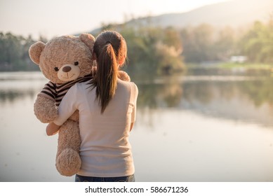 girl with teddy bear wallpaper