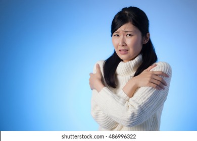 Cold in naked pic posing shivering woman Rash from losing virginity