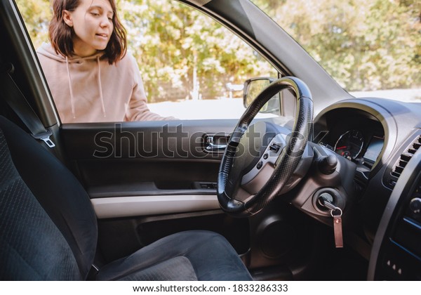 woman locked car and
forget keys inside