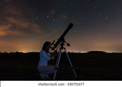 Woman And Night Sky. Watching The Stars Woman Under Night Sky, Constellations, Draco, Ursa Major, Big Dipper, Botes. . Real Night Sky. Starry Night.