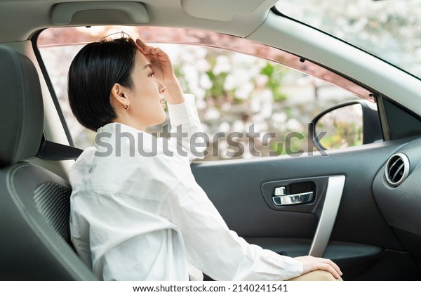 Woman on a driving\
date