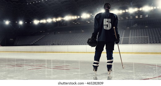 Woman play hockey  . Mixed media