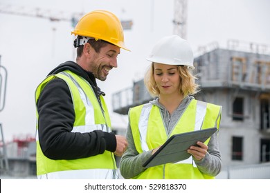 28,629 Construction workers male female Images, Stock Photos & Vectors ...