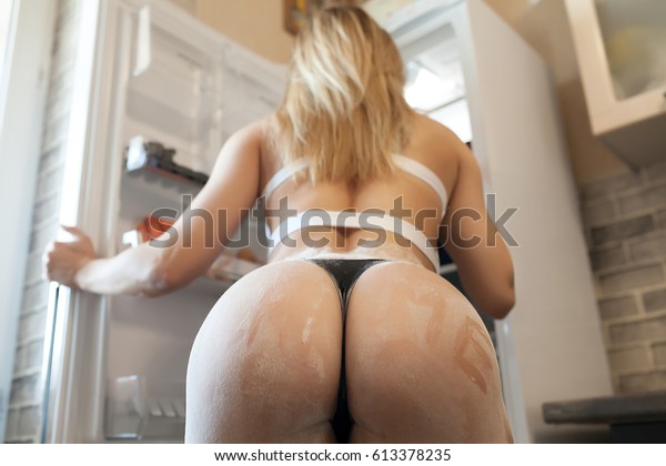 ass big pic showing woman