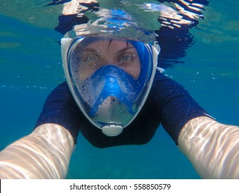 Download Full Face Snorkel Mask Images Stock Photos Vectors Shutterstock Yellowimages Mockups