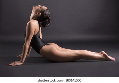 Industrializar Derretido Padre fage Woman Sexy Body Doing Yoga Stock Photo 183141500 | Shutterstock