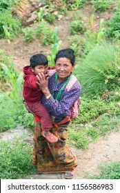 Woman Sherpa People Nepal Village Na Stock Photo 1156586983 | Shutterstock