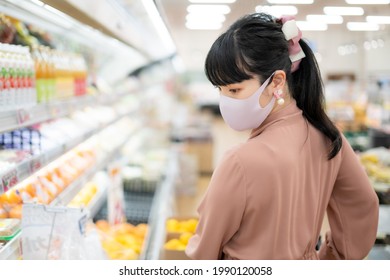 日本 スーパー 買い物 の写真素材 画像 写真 Shutterstock