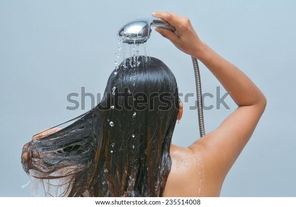 Doctor bubble long hair shower