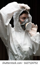 2,671 Woman hazmat suit Images, Stock Photos & Vectors | Shutterstock