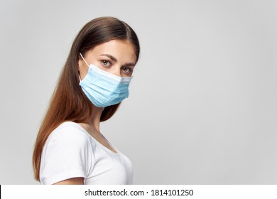 Woman Wearing Medical Mask Looking Ahead Brunette Isolated Background 