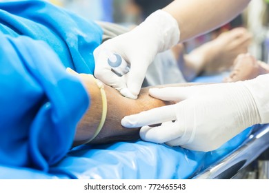 1,001 Venipuncture Images, Stock Photos & Vectors | Shutterstock