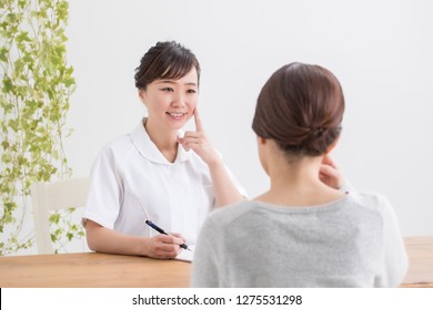 医師 カウンセリング 日本人 Images Stock Photos Vectors Shutterstock