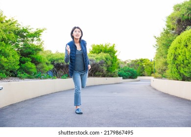 A Woman Whose Limbs Come Forward At The Same Time Trying To Run