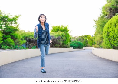 A Woman Whose Limbs Come Forward At The Same Time Trying To Run