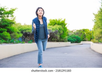 A Woman Whose Limbs Come Forward At The Same Time Trying To Run