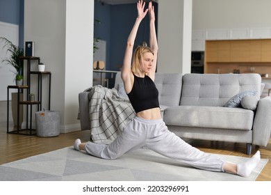 11,389 Woman leg splits Images, Stock Photos & Vectors | Shutterstock