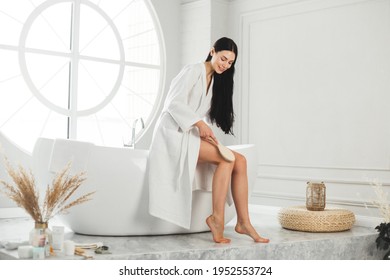 11,142 Dry body brushing Images, Stock Photos & Vectors | Shutterstock