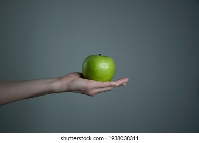 Woman Holding Green Apple Images Stock Photos Vectors Shutterstock