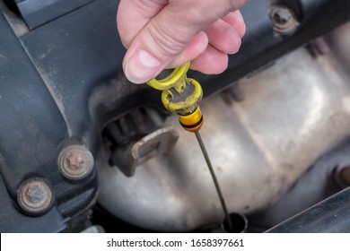 2,995 Engine oil dipstick Images, Stock Photos & Vectors | Shutterstock