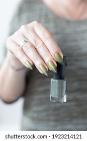 green manicure light and