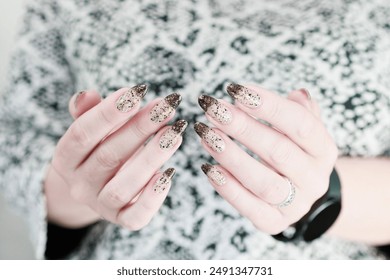  nails Woman's long