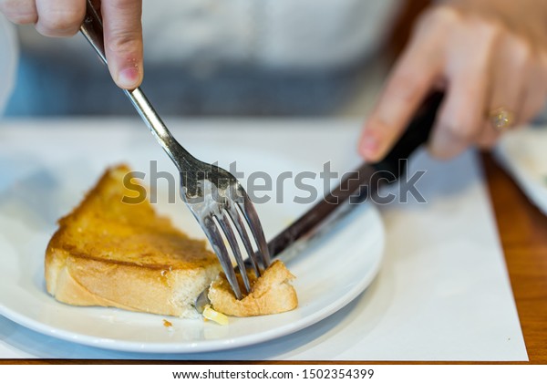 knife and fork use