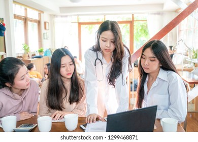 Women Healthcare Provider Doctor Talking With Business Group Insurance Concept