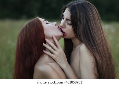 Nude Lesbian Women
