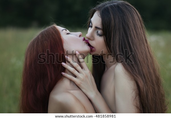 Lesbian Nude Kiss