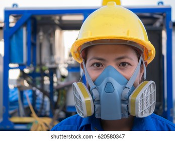 Women Protection Cartridge Respirator Gas Mask - Close Up.