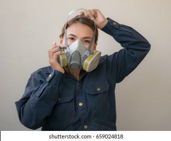 Women Protection Cartridge Respirator Gas Mask - Close Up.