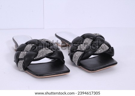 women semi flat slippers with low heel, Mules for being comfortable shoes thanks to the soft leather used in the design, mules are worn by women as summer shoes