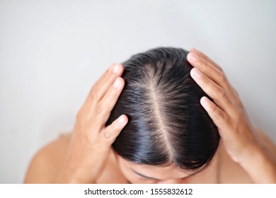 Women with thin hair there are pulses from the hair.