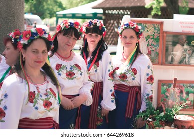 Women Ukrainian National Costumes Festival Ukrainian Stock Photo ...