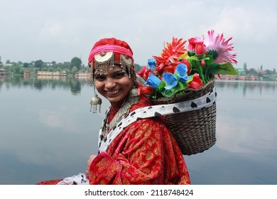 kashmiri ethnic wear