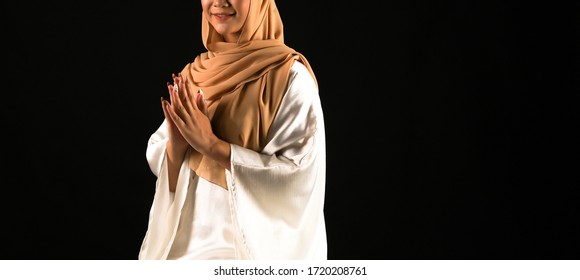 Women Wearing Hijab Wear Muslim Clothes, Ramadan Vibes