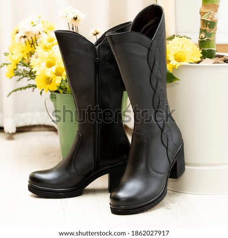 Women's autumn boots average heels