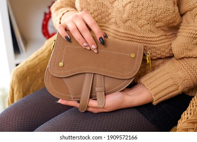 Women's Brown Bag In Hand