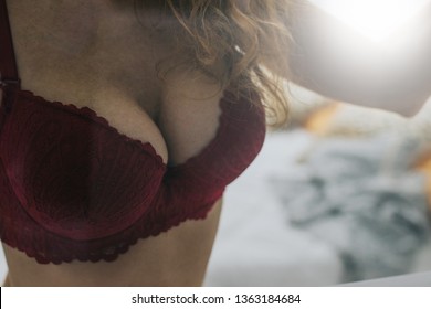 Sexy ladies cleavage