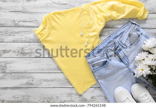 blue and yellow top womens