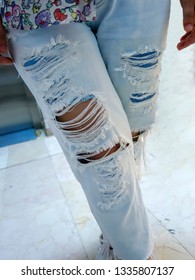  Women's Fashion Ripped Jeans