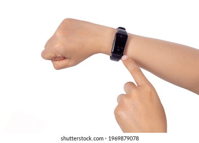 Women's Hand-wearing Smartwatch Isolated On White Background. For Exercise To Watch Heart Rate, Step Count, And Watch The Time.