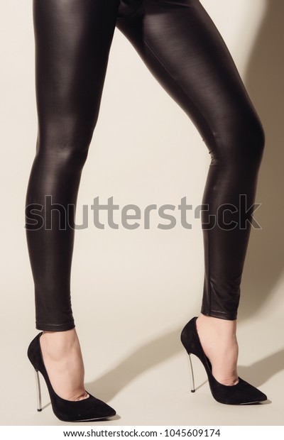 womens fitted black trousers