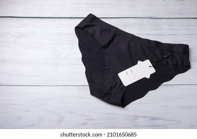 Women's seamless underwear. Briefs slips