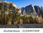 Wonderful scenery at Yosemite National Park in California’s Sierra Nevada mountains, famed for its giant, ancient sequoia trees, and for Tunnel View, the iconic vista of towering Bridalveil Fall.