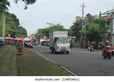 WONOSOBO, APRIL 21 2022. Busy Vehicles Around The Town Square.